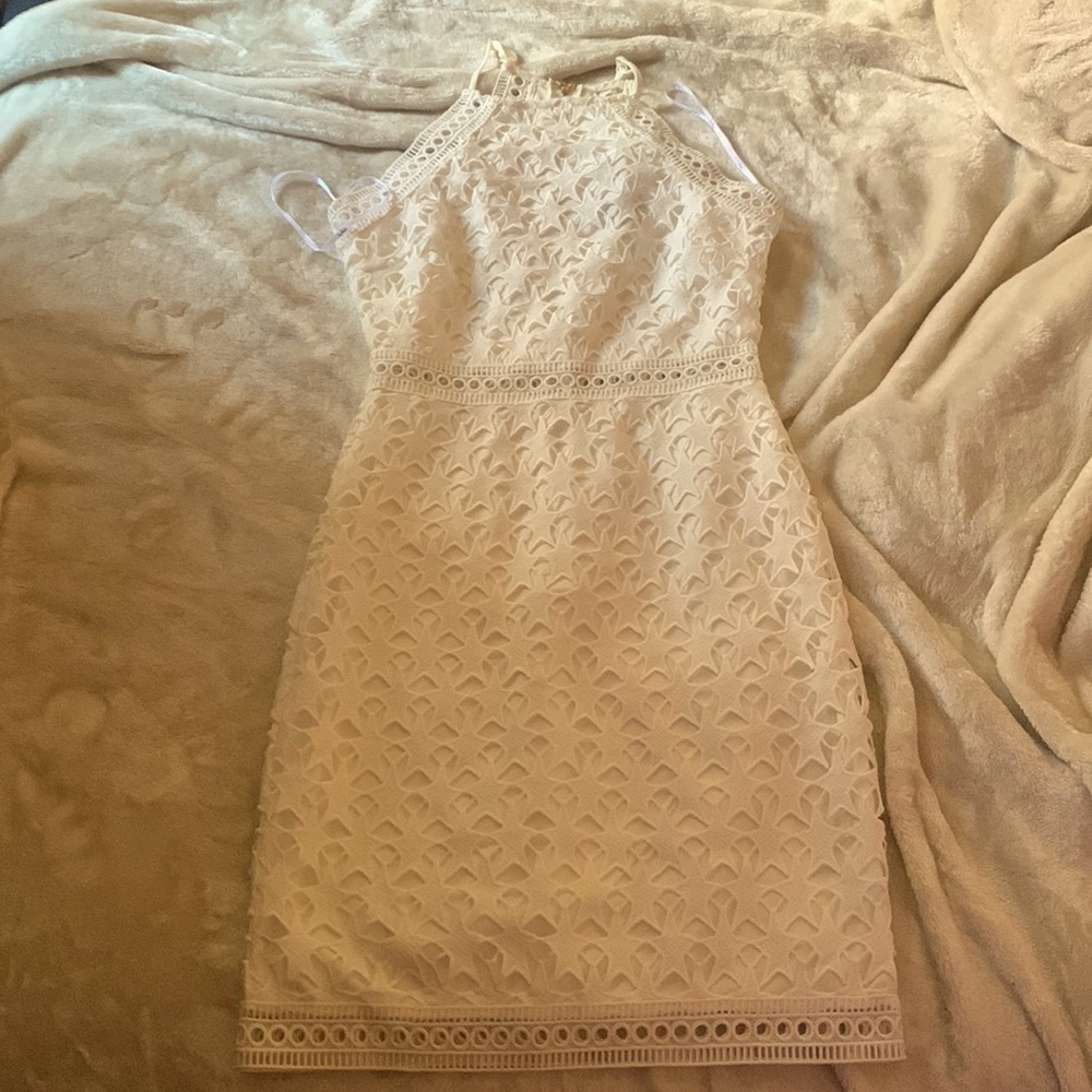 Cute white zip up dress. ♡︎